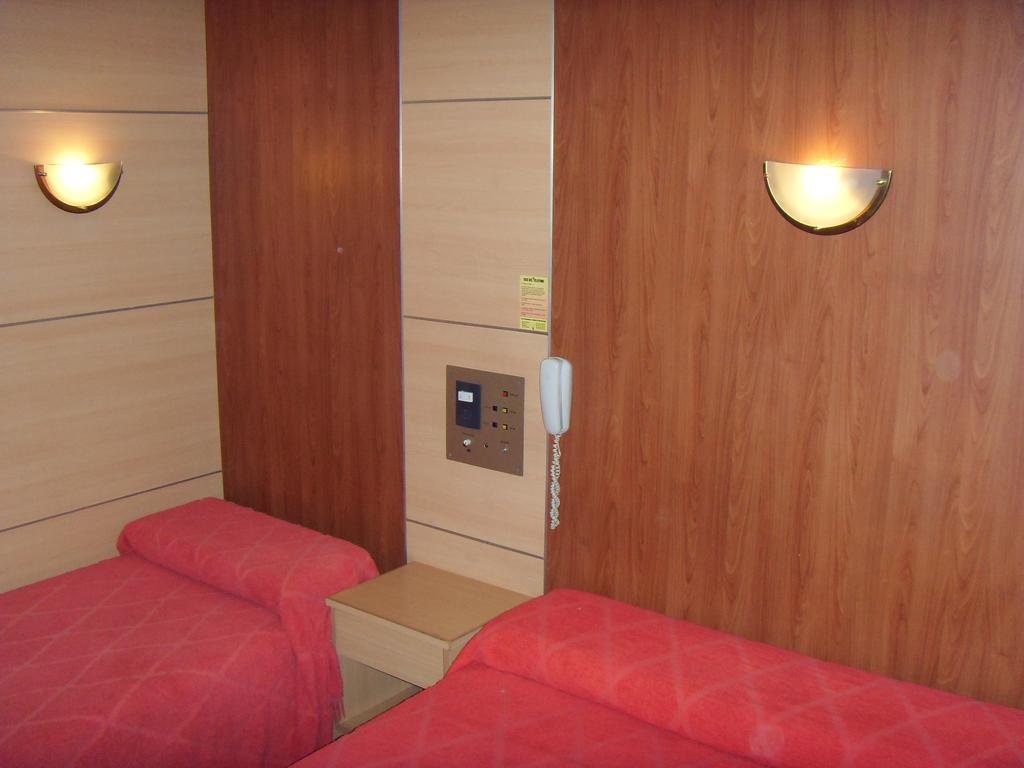 Hotel Embajador Rosario Zimmer foto