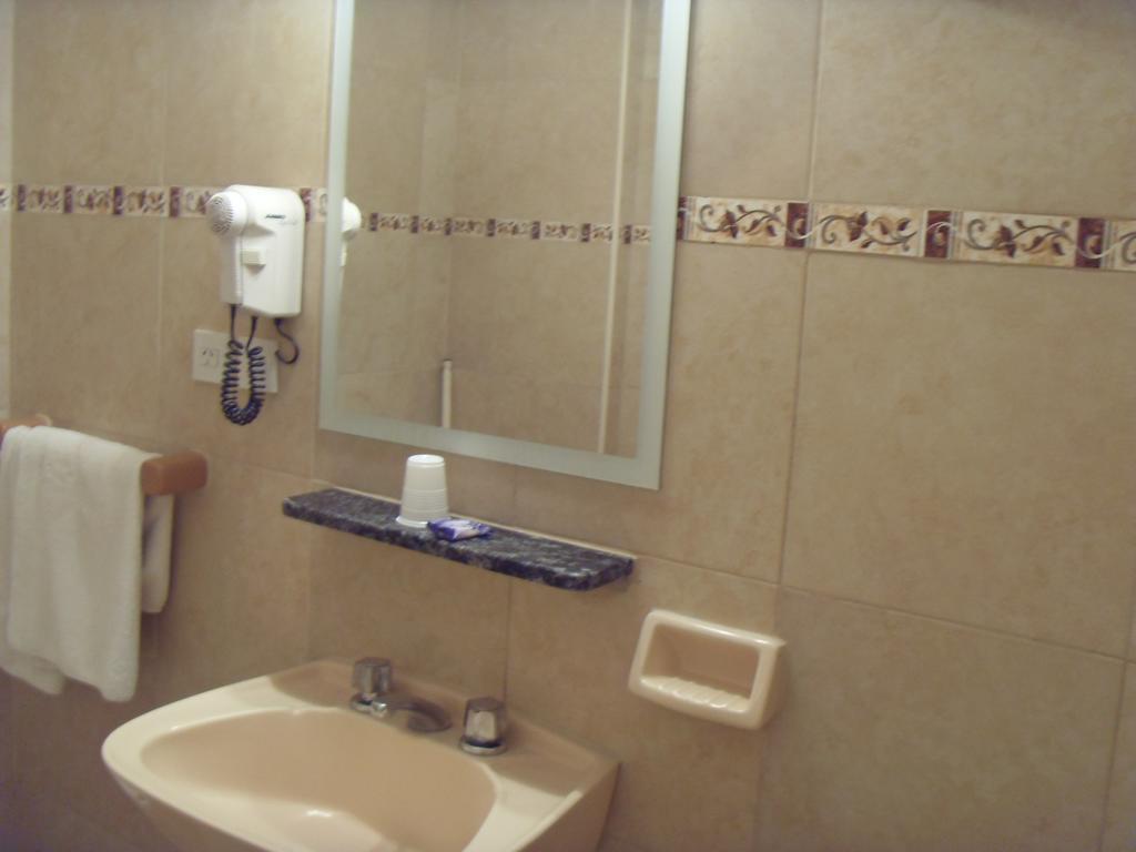 Hotel Embajador Rosario Zimmer foto